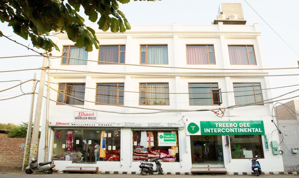 Treebo Dee Intercontinental Amritsar Hotel Exterior photo